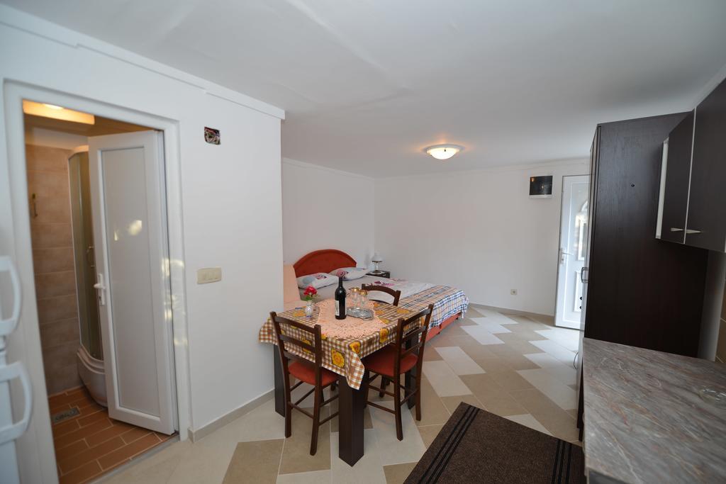 Apartments Simonovic Tivat Eksteriør bilde